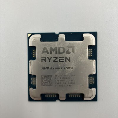 【なんば店】中古  AMD Ryzen 7 9700X (AM5/3.8GHz/40M/C8/T16/65W) 1460024845 