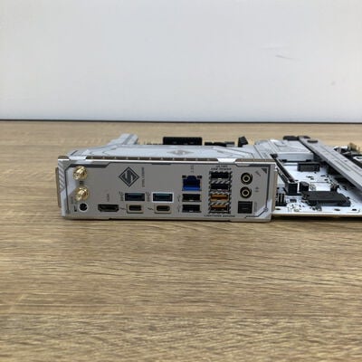 【津ラッツ店】中古  ASRock Z890 Steel Legend WiFi(Z890 1851 ATX DDR5 172165 