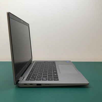 【津ラッツ店】中古  DELL Latitude5320 (INTEL Core i5 1145G7 2.6GHz/16GB/SSD256GB/-/オンボード/13.3/1920x1080/Wi-Fi/WEBCAM/W11H64) 179391 