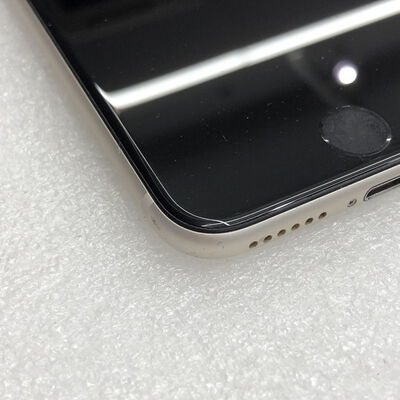 【甲府飯田店】中古  【docomo版SIMフリー】Apple iPhoneSE 4.7インチ (第3世代) 128GB (スターライト) NMYG3J/A 4720002061 