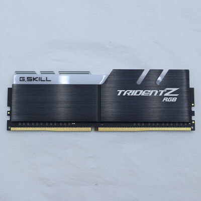 【通販センター】中古  PC4-25600 8GB デスクトップ用(DDR4-3200) 140727 