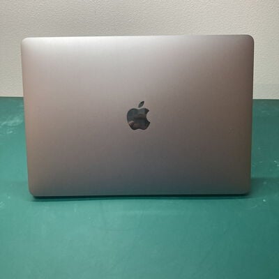 【浦添城間店(沖縄)】中古  Apple MacBook Pro 13インチ (i5 2.4GHz/8GB/512GB) スペースグレイ Touch Bar搭載 MV972J/A (Mid 2019) 141238 