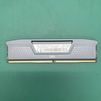 【神戸・三宮店】中古  CORSAIR VENGEANCE DDR5 (PC5-44800 16GB デスクトップ用) 3430005857 