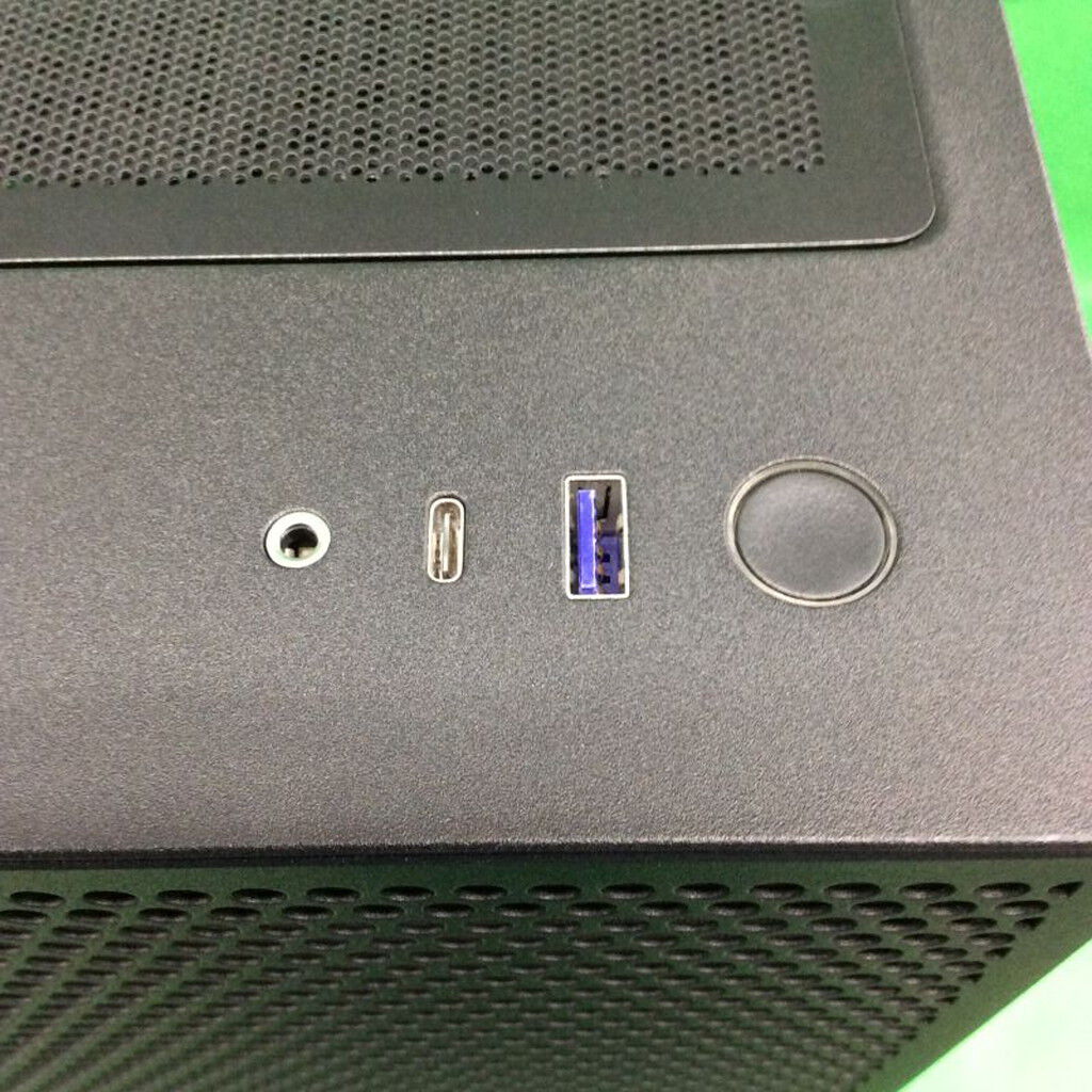 中古 自作PC(Ryzen 7 7700X/64GB/SSD1TB/RTX3050 6GB/OSなし
