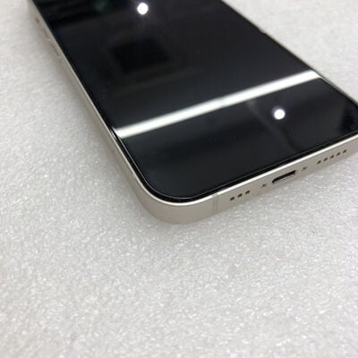 【甲府飯田店】中古  【au版SIMフリー】Apple iPhone13 6.1インチ 128GB (スターライト) MLND3J/A 147331 