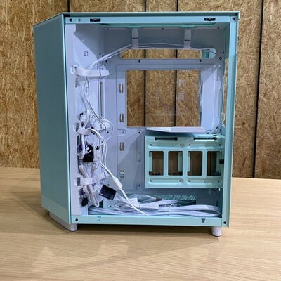 【座間相武台】中古  NZXT CC-H61RG-SA(H6 FLOW RGB MINT ATX ｶﾞﾗｽ) 4510002687 