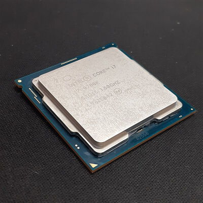 【鹿児島店】中古  INTEL Core i7 9700K (1151/3.60GHz/12M/C8/T8) 138481 