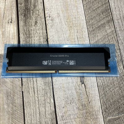 【広島店】中古  Crucial CP16G60C36U5B (PC5-48000 16GB デスクトップ用) 3320004808 