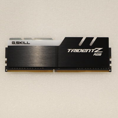 【通販センター】中古  PC4-25600 8GB デスクトップ用(DDR4-3200) 140727 