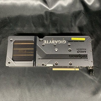 【横浜駅前店】中古  GIGABYTE GV-R9060XTGAMING OC-16GD (RX9060XT 16G) 179900 
