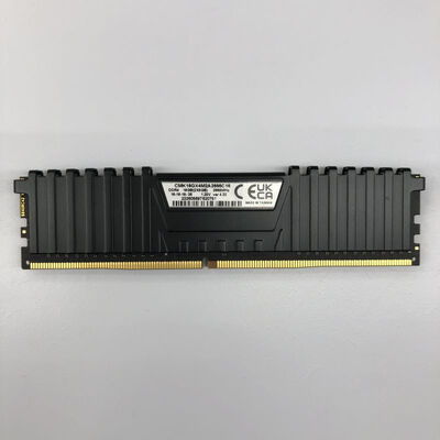 【徳島住吉店】中古  _Corsair CMK16GX4M2A2666C16(DDR4 PC4-21300 8GB) 5230000516 