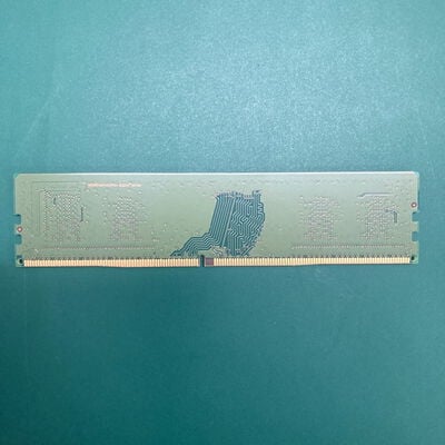 【神戸・三宮店】中古  SUMSUM　PC4-25600 8GB デスクトップ用 3430005873 