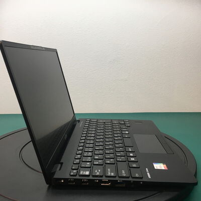 【佐賀南部バイパス店】中古  FUJITSU FMV U34011(i7-1185G7/16GB/SSD256GB/なし/オンボード/W10P) 5250000964 
