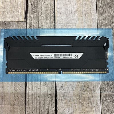 【広島店】中古  PC4-21300 8GB デスクトップ用(DDR4-2666) 126165 
