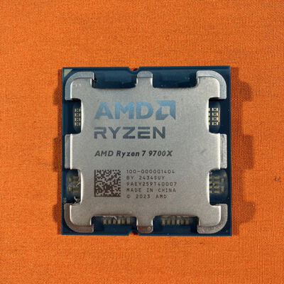 【なんば店】中古  AMD Ryzen 7 9700X (AM5/3.8GHz/40M/C8/T16/65W) 1460024845 