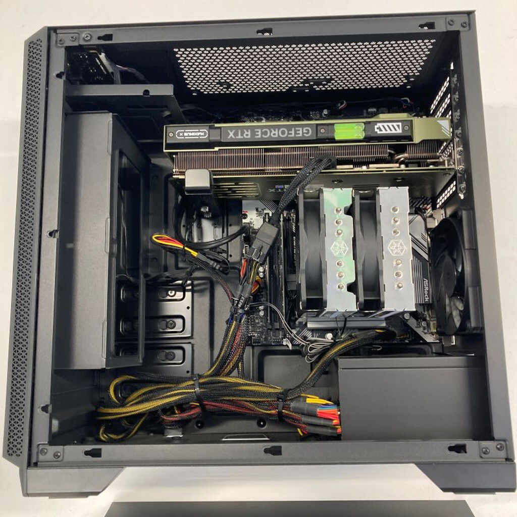 中古 INVERSENET FRONTIER(i7 13700F/32GB/SSD1TB/なし