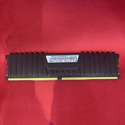 【千葉店】中古  PC4-21300 16GB デスクトップ用(DDR4-2666) 135638 