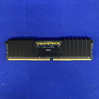【横浜駅前店】中古  PC4-25600 16GB デスクトップ用(DDR4-3200) 140728 