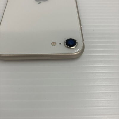 【秋葉原本店】中古  【au版SIMフリー】Apple iPhoneSE 4.7インチ (第3世代) 64GB (スターライト) MMYD3J/A 154840 