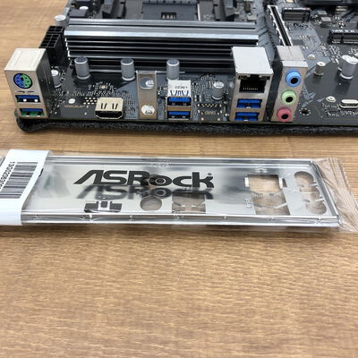 【宇都宮鶴田店】中古  ASRock B550 Phantom Gaming 4 (B550 AM4 ATX DDR4) 142933