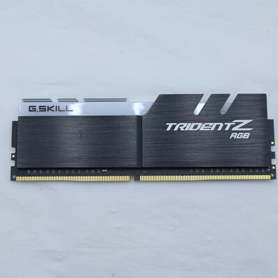 【通販センター】中古  PC4-25600 8GB デスクトップ用(DDR4-3200) 140727 