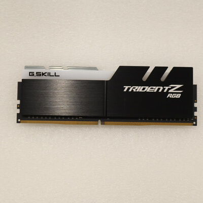 【通販センター】中古  PC4-25600 8GB デスクトップ用(DDR4-3200) 140727 