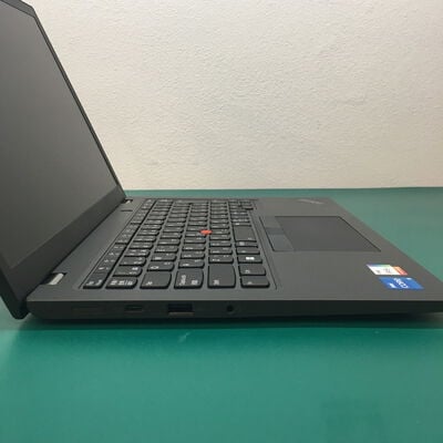 【佐賀南部バイパス店】中古  Lenovo ThinkPad (i5-1335U/16GB/SSD256GB/なし/オンボード/W11P) 5250001062 
