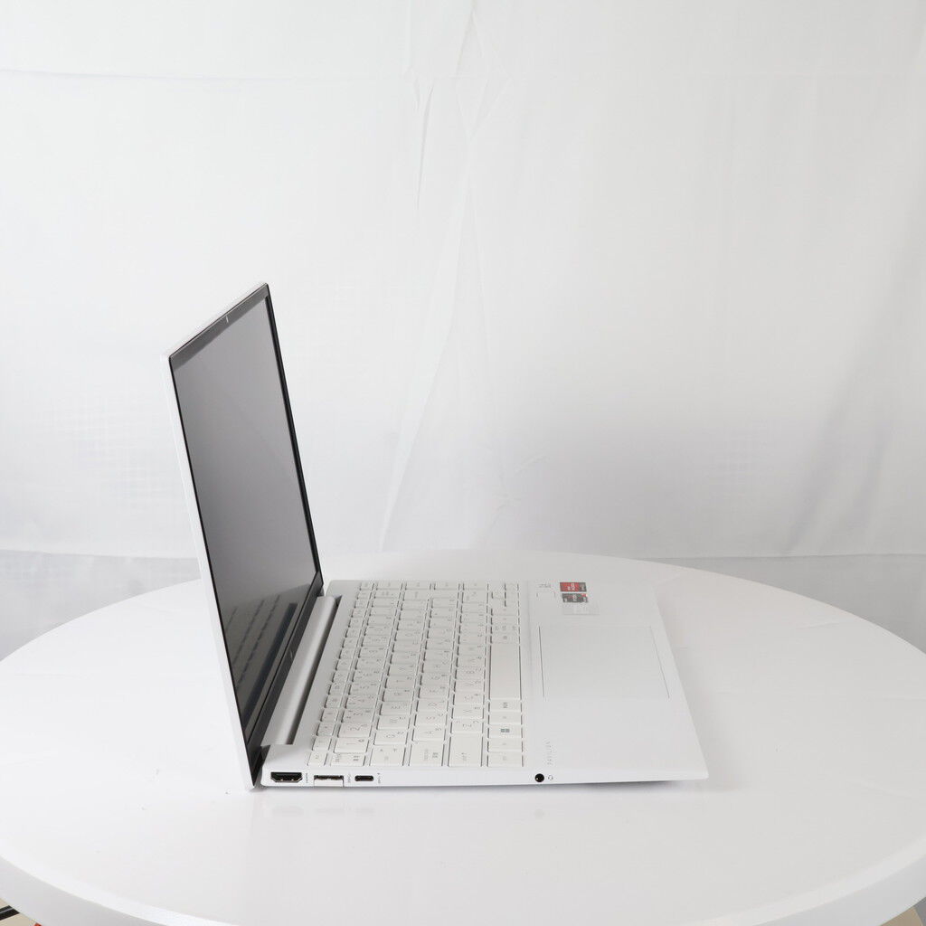 中古 HP Pavilion Aero Laptop 13-be2010AU (Ryzen 7 7735U/16GB/オン