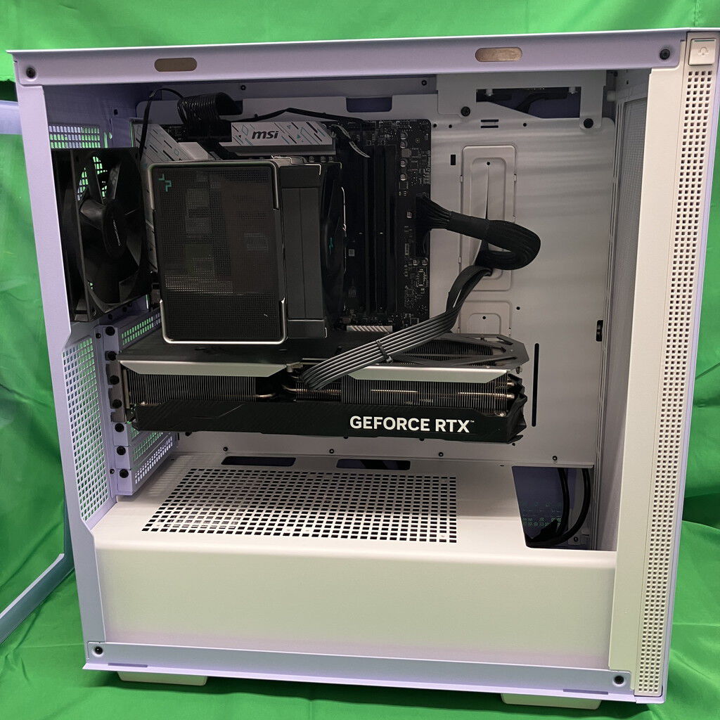 中古 自作PC(Ryzen 7 7700X/32GB/SSD2TB+2TB/RTX4070Ti/WiFi/W11H
