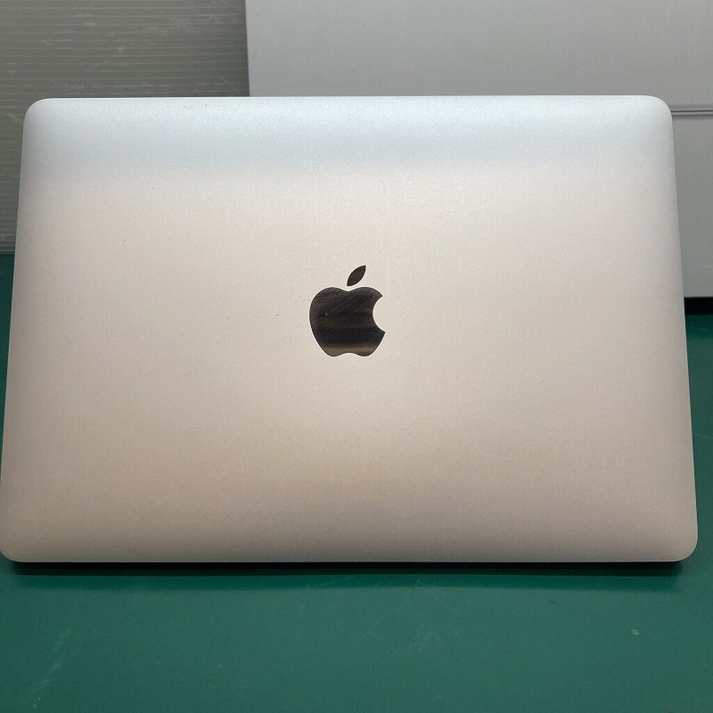 中古 Apple MacBook Retina (12 CoreM/1.1GHz 256GB シルバー) MF855J
