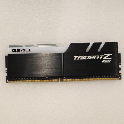 【通販センター】中古  PC4-25600 8GB デスクトップ用(DDR4-3200) 140727 