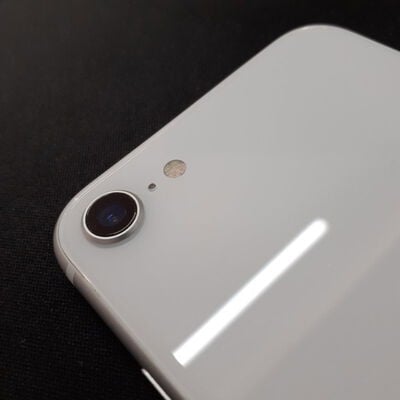 【鹿児島店】中古  【SIMロック解除済み】【au】Apple iPhoneSE 4.7インチ (第2世代/2020) 64GB (ホワイト) MX9T2J/A 155505 