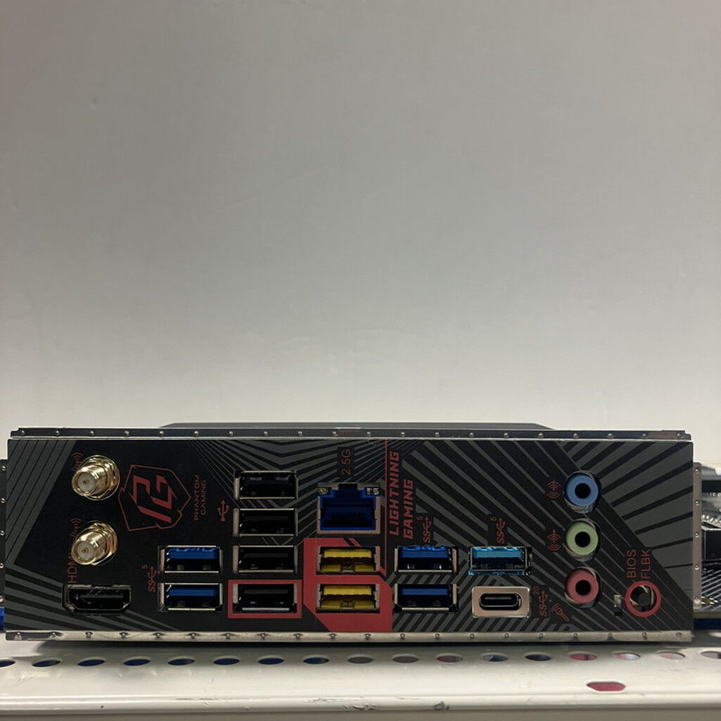 中古 ASRock B650 PG Lightning WiFi (B650 AM5 ATX DDR5) 168304