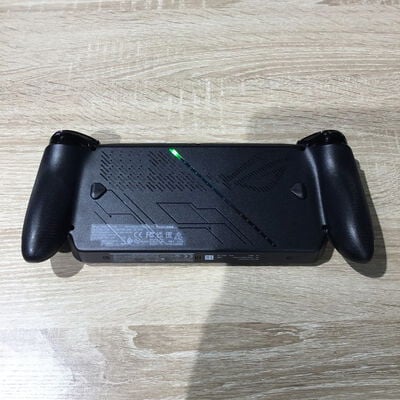 【松山環状枝松店】中古  RC73XA-Z2E24G1T ポータブルゲーミングPC ROG Xbox Ally X (2025) RC73XA [Ryzen AI Z2 Extreme] ブラック ［7.0型 /Windows11 Home /メモリ：24GB /SSD：1TB /2025年10月モデル］ 4560001650 