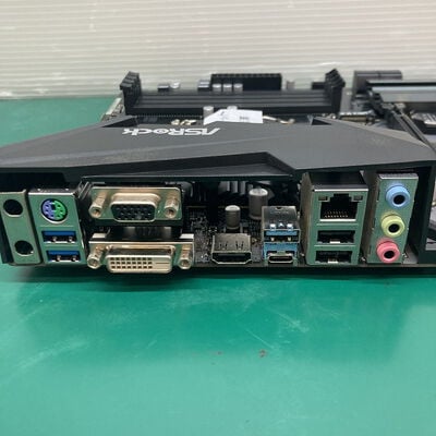 【浦添城間店(沖縄)】中古  ASRock H370 Pro4 (H370 1151 ATX DDR4) 137013 