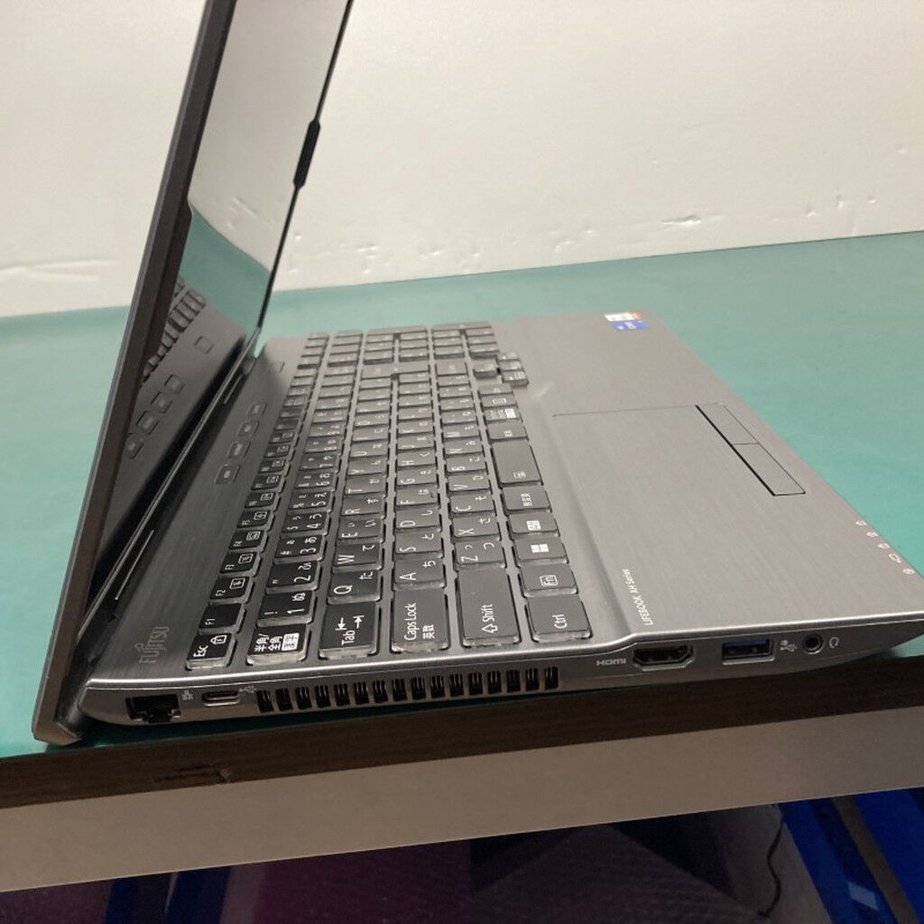 中古 富士通 FMVA54H2BZ (Core i7-1260P/16GB/SSD512GB/BD-RE/WLAN