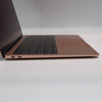 【札幌店】中古  Apple MacBook Air MREF2J/A (Core i5 1.6 GHz/8GB/SSD 256GB/13.3/2560 x 1600 Retina/Wifi) 190487 