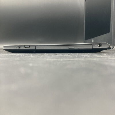 【熊本浜線店】中古  Fujitsu FMVA41003P (i3-8130U/8GB/SSD256GB/DVDマルチ/W11P/1336x768) 5370000735 