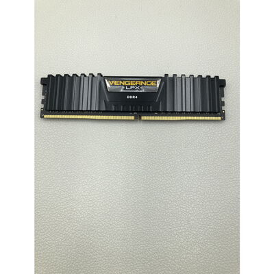 【水戸赤塚店】中古  CMK32GX4M2D3200C16（3200Mhｚ　16ＧＢ） 4680002251 