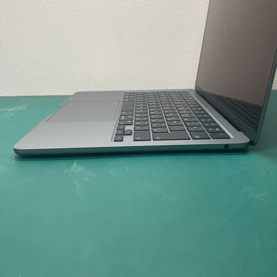 【浦添城間店(沖縄)】中古  Macbook Air RFB MBA 13.6 SPG/8C GPU/8GB/256GB-JPN MLXW3J/A 165331 