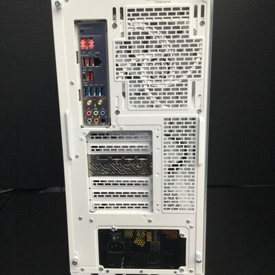 【座間相武台】中古  FRONTIER FRGHLMB650/WS307(Ryzen 7 9800X3D/16GB/SSD2TB/RX9070XT/なし/W11H) 4510001817 