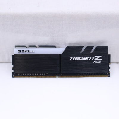 【通販センター】中古  PC4-25600 8GB デスクトップ用(DDR4-3200) 140727 