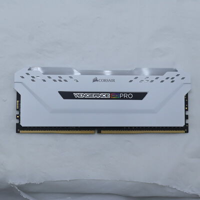 【通販センター】中古  PC4-25600 8GB デスクトップ用(DDR4-3200) 140727 