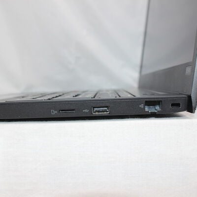 【通販センター】中古  Lenovo E595(AMD Ryzen 3 3200U with Radeon Vega Mobile Gfx/8GB DDR4 (PC4)/SSD500GB/なし/AMD Radeon Vega 3 Graphics 2GB/15.6/1920x1080/Wi-Fi/W11H64 MAR) 199708 