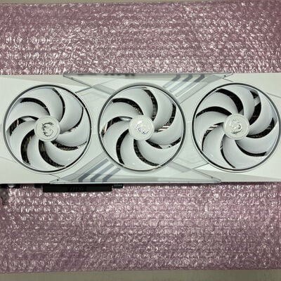 【町田店】中古  MSI GeForce RTX 5070 12G GAMING TRIO OC WHITE (RTX5070 12G) 3330003349 