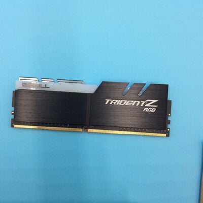 【秋葉原本店】中古  PC4-21300 8GB デスクトップ用(DDR4-2666) 126165 