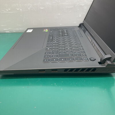 【浦添城間店(沖縄)】中古  ASUS ROG Strix G16(Ryzen 9 8940HX/32GB/SSD1TB/RTX5060/W11H) 4780001682 