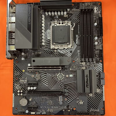 【なんば店】中古  ASRock B650 PG Lightning (B650 AM5 ATX DDR5) 168289 