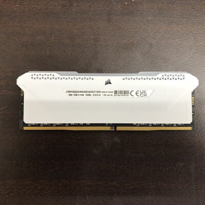【福山ココローズ店】中古  PC4-25600 16GB デスクトップ用(DDR4-3200) 140728 