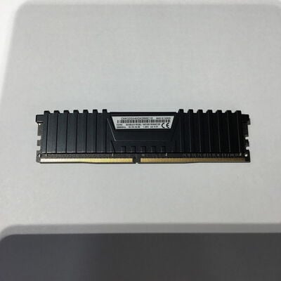 【松山環状枝松店】中古  PC4-21300 16GB デスクトップ用(DDR4-2666) 135638 